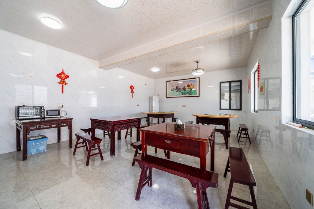 0205y120008lewlyc5CAA_W_1080_808_R5_D
